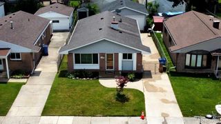 13421 Leslie, Gibraltar, MI 48173