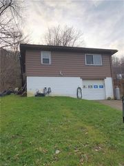 120 Liberty Ave, Weirton, WV 26062