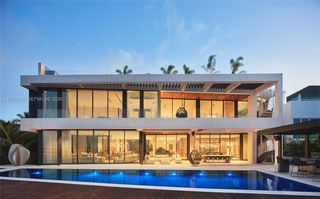 1413 N  Venetian Way, Miami Beach, FL 33139