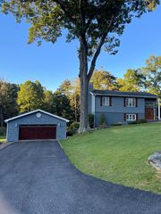 284 Shannontown Rd, Beckley, WV 25801