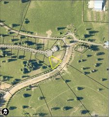 132 Redwood Ln, Onalaska, WA 98570