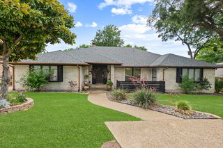 209 Yacht Club Dr, Rockwall, TX 75032