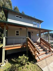 3522 NE Reef Ct, Lincoln City, OR 97367