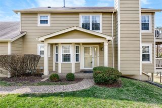 3126 Autumn Trace Dr, Maryland Heights, MO 63043
