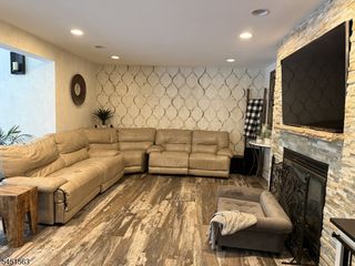 196 Hawthorne Dr, Clark, NJ 07066