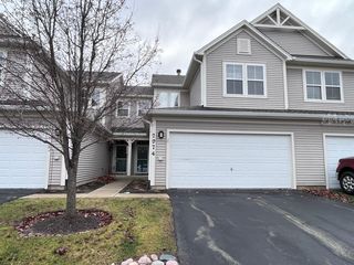 2974 Falling Waters Ln #2974, Lake Villa, IL 60046