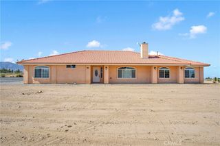10570 Riggins Rd, Phelan, CA 92371