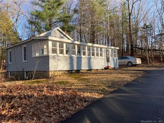54 Chesterfield Rd, Oakdale, CT 06370