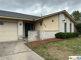 247 Goldenrod Ave, Victoria, TX 77904