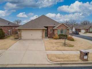 10724 Masters Cir, Jenks, OK 74037