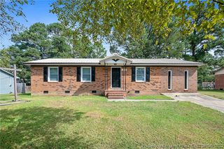 44 Appaloosa Dr, Spring Lake, NC 28390