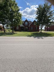 131 Woodhill Rd, Bardstown, KY 40004