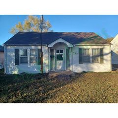 805 W  Pine Ave, Duncan, OK 73533