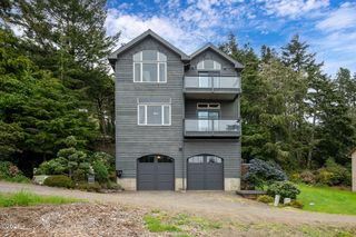 5015 Grand Ave, Oceanside, OR 97134