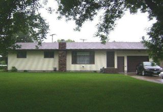 320 Eastview Dr, Larimore, ND 58251
