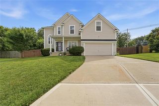 12229 Pine Valley Dr, Kansas City, KS 66109