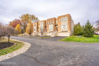 1 Bryn Mawr Court, Albany, NY 12211