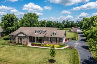 110 Colonial Dr, Versailles, KY 40383