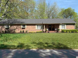 811 S  9th St, Murray, KY 42071