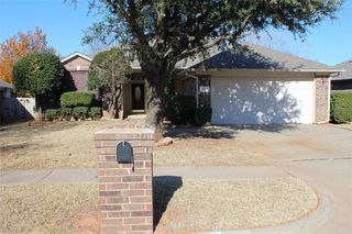 2709 Lochwood Dr, Norman, OK 73071