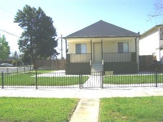 255-253 F St, Los Banos, CA 93635