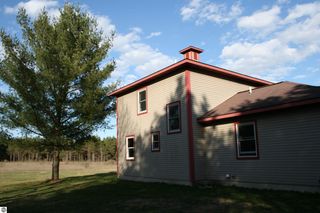 10150 N  21 1/2 Rd, Buckley, MI 49620