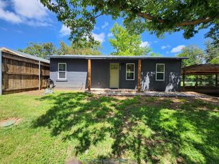804 N  Orange St, Fredericksburg, TX 78624