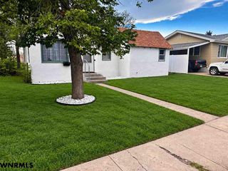 1806 Avenue H, Scottsbluff, NE 69361