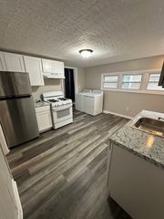 150 Plymouth St #1, New Haven, CT 06519