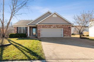 1602 Fairway Valley Dr, Wentzville, MO 63385