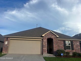 403 Broussard Hill Dr, Broussard, LA 70518