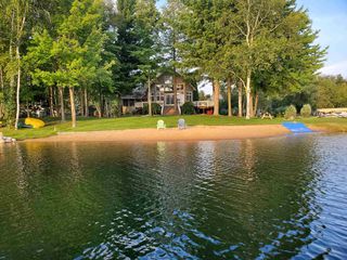 2107 Middle Haven Dr, Gladwin, MI 48624