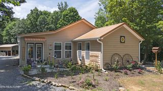 150 4th St, Tellico Plains, TN 37385