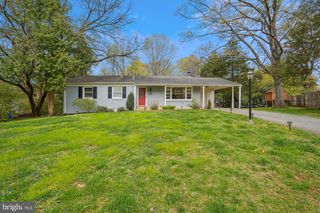 14 Dew Wood Ct, Derwood, MD 20855