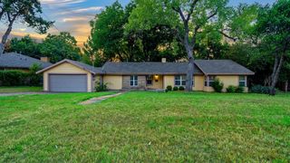 2115 Elmwood Blvd, Dallas, TX 75224
