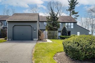 42 Giggleswick Way, Edison, NJ 08817