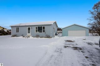 4556 Manor Wood Dr N, Traverse City, MI 49685