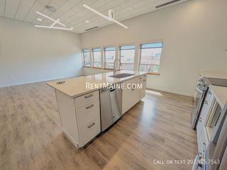 99 Franklin St #203, Bangor, ME 04401