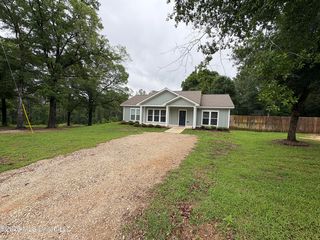 116 Holland Rd, Lucedale, MS 39452