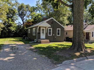 413 E  Cherry St, Normal, IL 61761