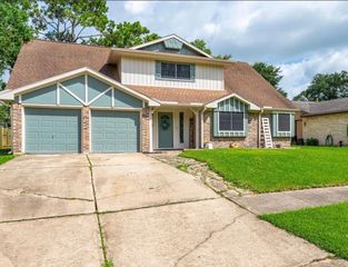 5110 Tashkent Dr, Friendswood, TX 77546
