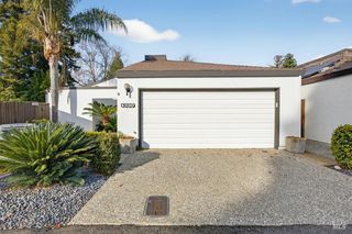 1330 Blackberry Ct, Dixon, CA 95620