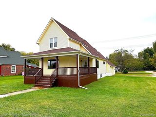 8897 Avoca Rd, Avoca, MI 48006