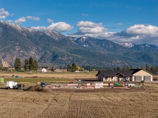2022 Homestead Dr, Columbia Falls, MT 59912