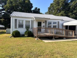 820 Bell Dr, Madisonville, KY 42431