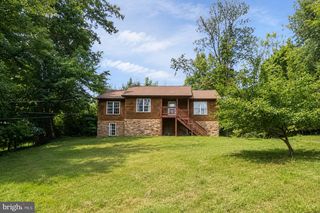 368 Freeze Rd, Linden, VA 22642