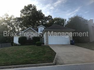 3703 N  10th St, Ozark, MO 65721