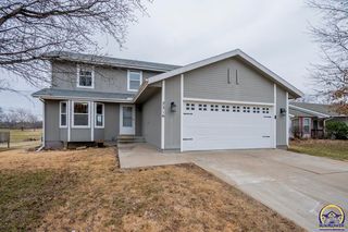 2316 SW Ancaster Rd, Topeka, KS 66614