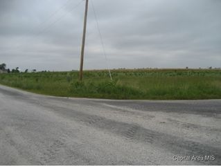 E  1550 North Rd, Pawnee, IL 62558