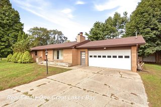 1821 E  Michigan Ave, Mount Pleasant, MI 48858